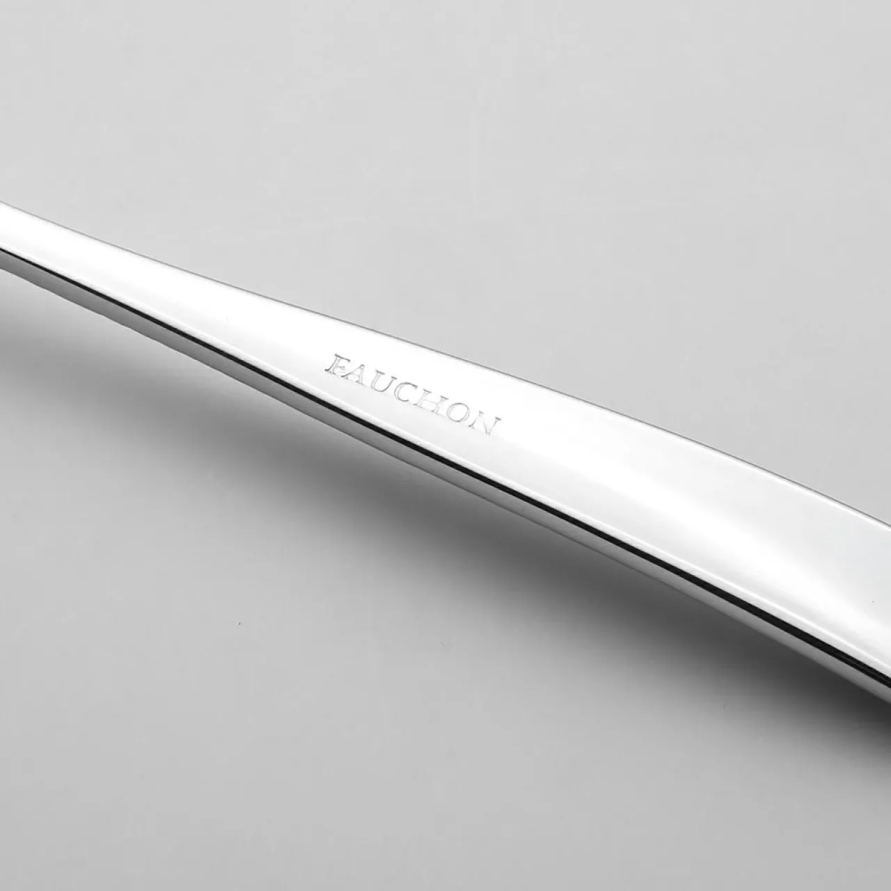 12 Couteaux à beurre Signature argentés - 16.4 cm