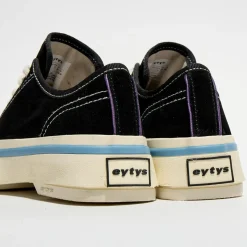 Baskets Laguna noires