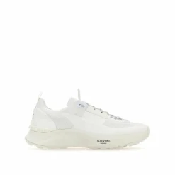 Baskets True Act blanches