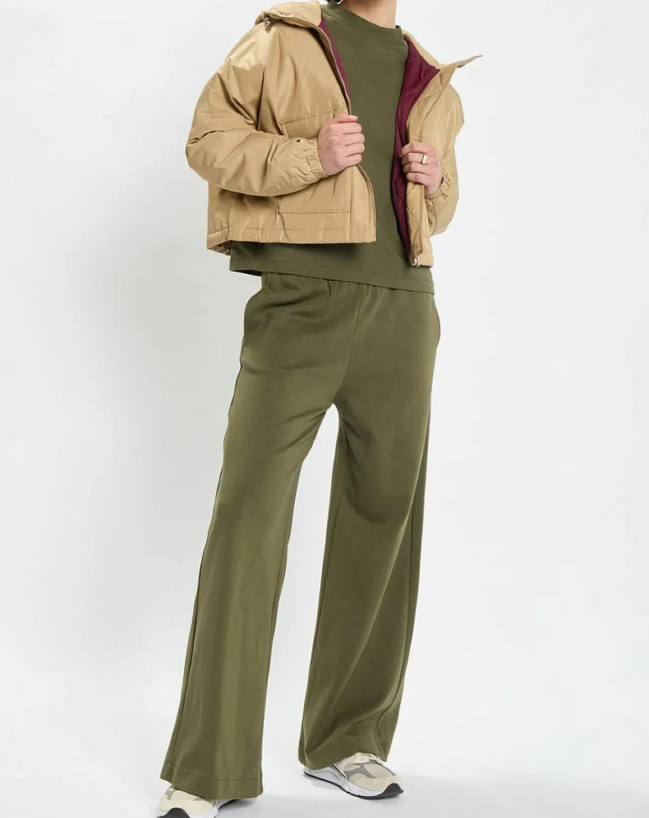 Blouson court à capuche poches zip beige