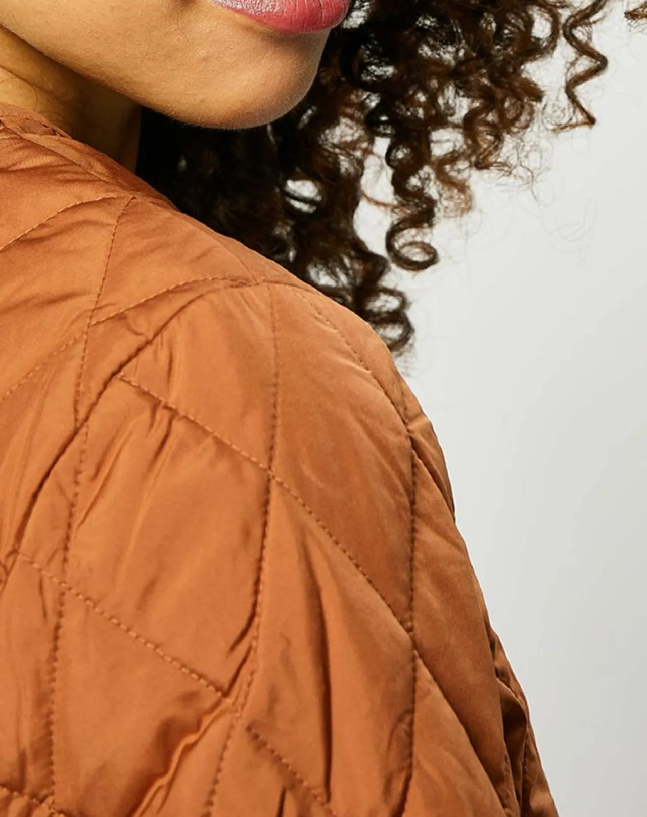 Blouson court matelassé collection EDC by Esprit camel