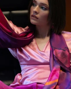 Carré 100% Soie Alice néon - 105x105 cm