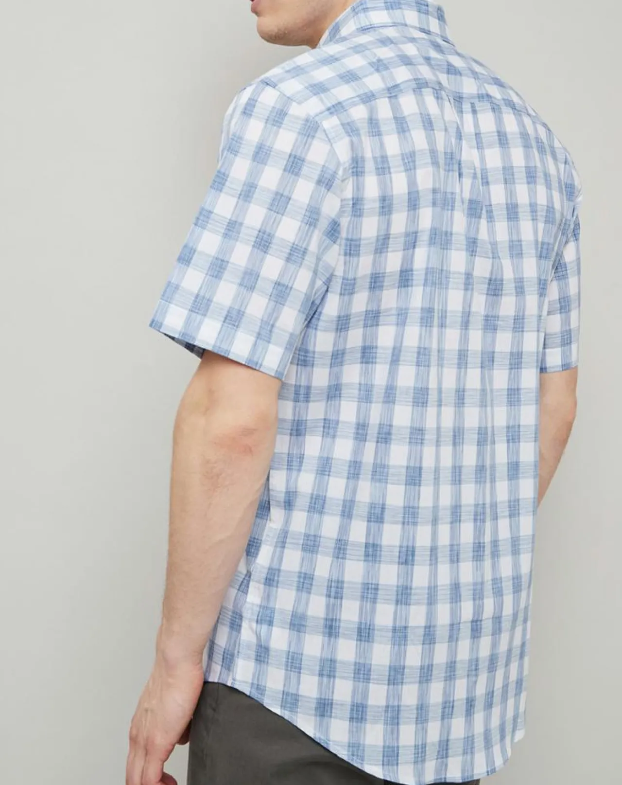Chemise Confort Fit à carreaux bleu clair/blanc
