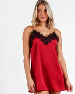 Chemise de nuit en dentelle rouge rubis