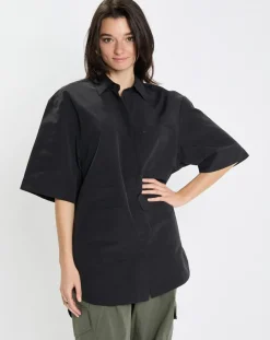 Chemise manches larges poches noire