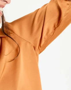 Chemise satinée Must cannelle