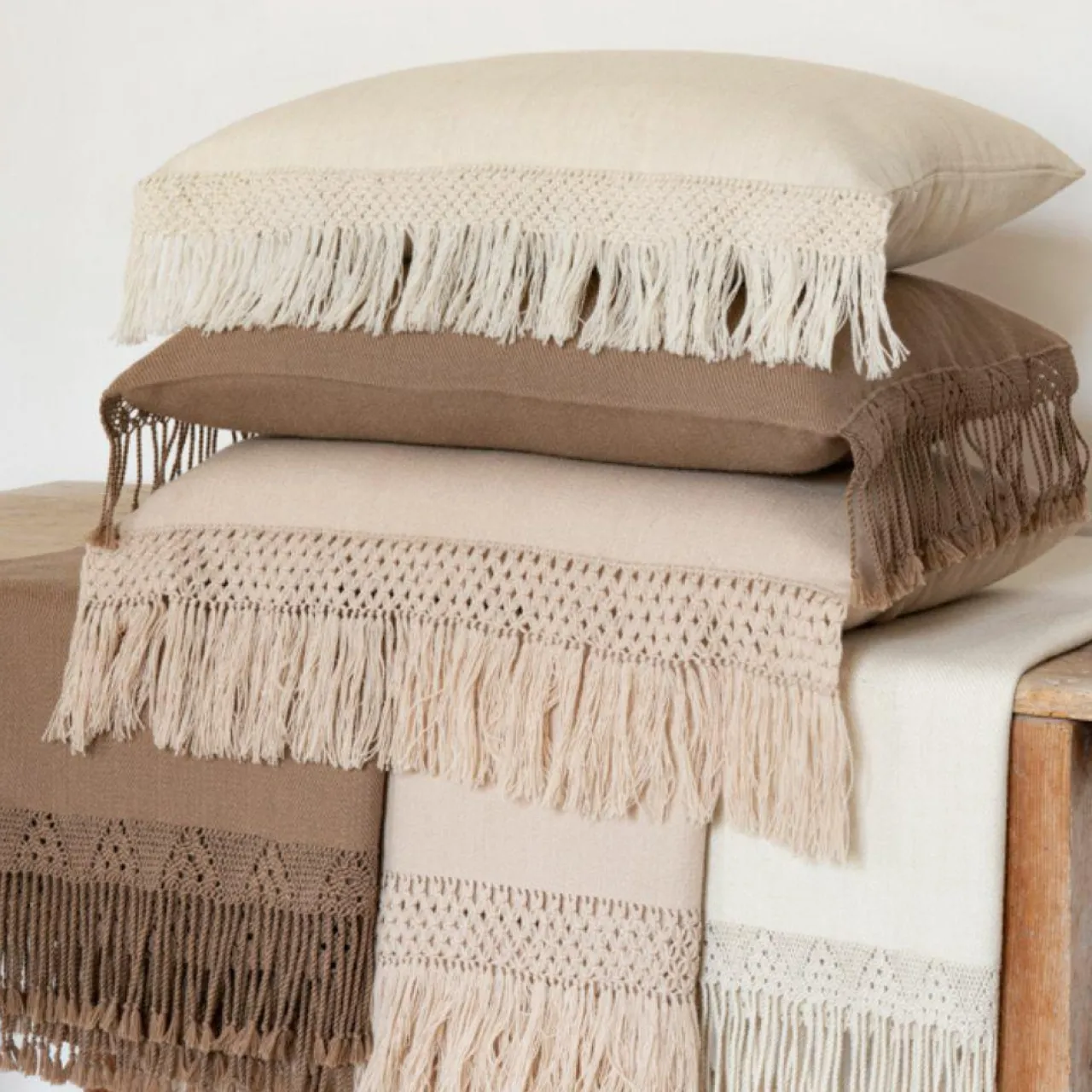 Coussin artisanal en laine & alpaga marron 40x60 cm