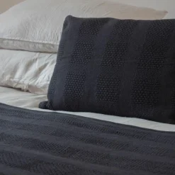 Coussin en crochet fait main noir 40x60cm