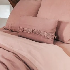 Coussin en lin frangé rose 30x60cm