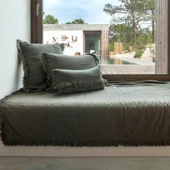 Coussin en lin frangé vert 30x60cm