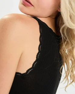 Débardeur bretelles fines contours dentelle noir