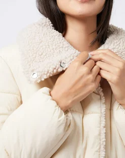 Doudoune courte doublée intérieur fourré sherpa écrue