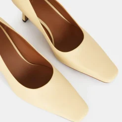 Escarpins en Cuir jaune pâle - Talon 7.5 cm