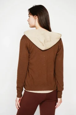 Gilet col ras du cou marron