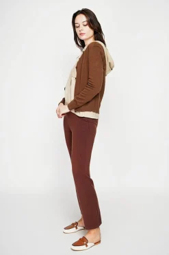 Gilet col ras du cou marron