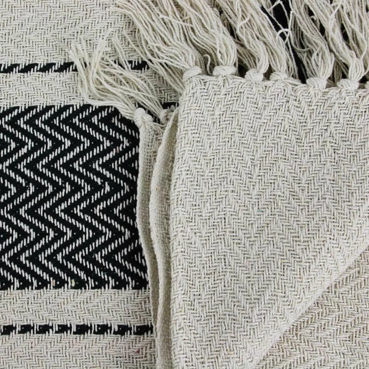 Plaid berbère à rayure écru/noir - 150x120 cm