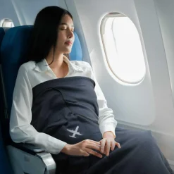 Plaid polaire avion avec housse noir - 120x150cm