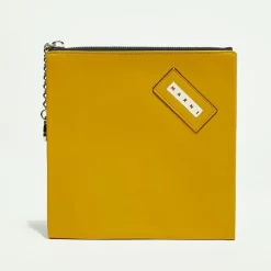 Pochette en Cuir à main mousqueton moutarde - 18x19 cm