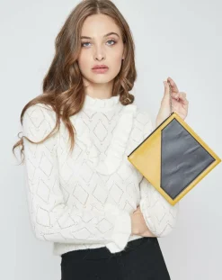 Pochette en Cuir à main mousqueton moutarde - 18x19 cm