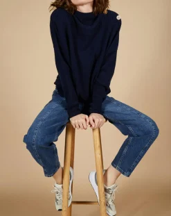 Pull ample 100% Cachemire Sandy col montant à bouton bleu nuit
