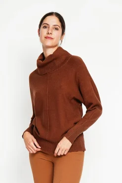 Pull col boule marron