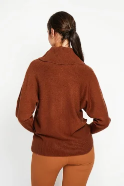 Pull col boule marron