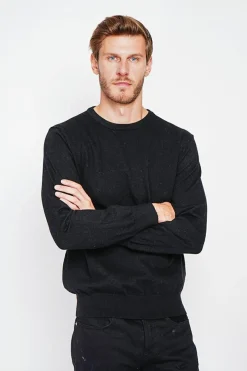 Pull col ras de cou noir