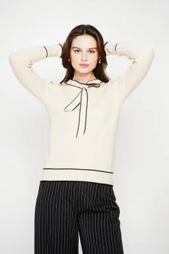 Pull en Cachemire mélangé col V à noeud crème