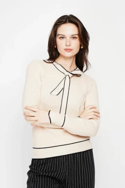 Pull en Cachemire mélangé col V à noeud crème