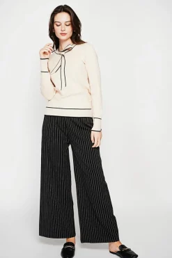 Pull en Cachemire mélangé col V à noeud crème