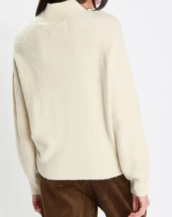 Pull en Laine bouclée col cheminé écru