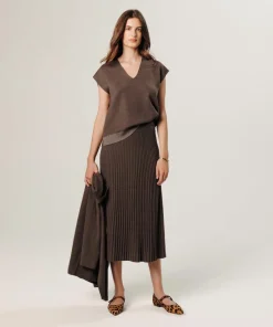 Pull Nikita manches courtes col V marron havane