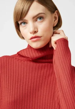 Pull Ornella large col roulé orange rouille