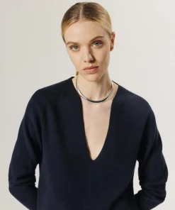Pull Perséphone en laine col V profond noir