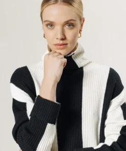 Pull Pervenche en laine bicolore col montant noir