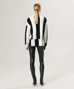 Pull Pervenche en laine bicolore col montant noir