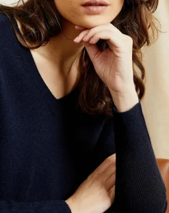 Pull poncho 100% Cachemire Axelle Col V bleu marine