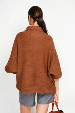 Pull poncho col roulé marron