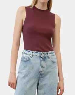 Pull sans manches côtelé rouge foncé