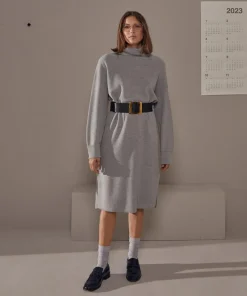 Robe Jasmine, droite, col roulé gris moyen