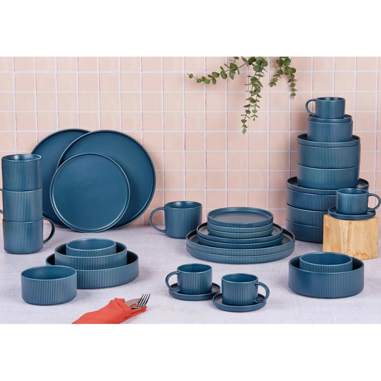 Service Complet Scandi bleu marine - 36 Pièces