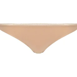 String Delicate nude