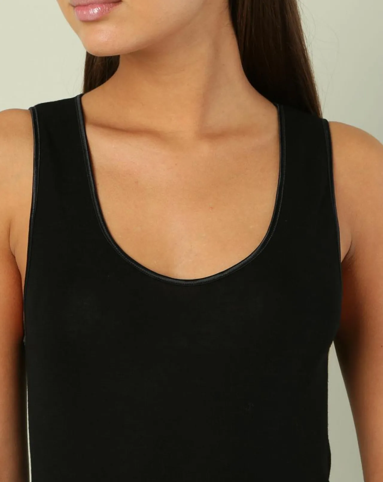 Top sans manches bord satin en Laine & Soie noir