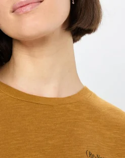 T-Shirt Col rond inscription poitrine moutarde